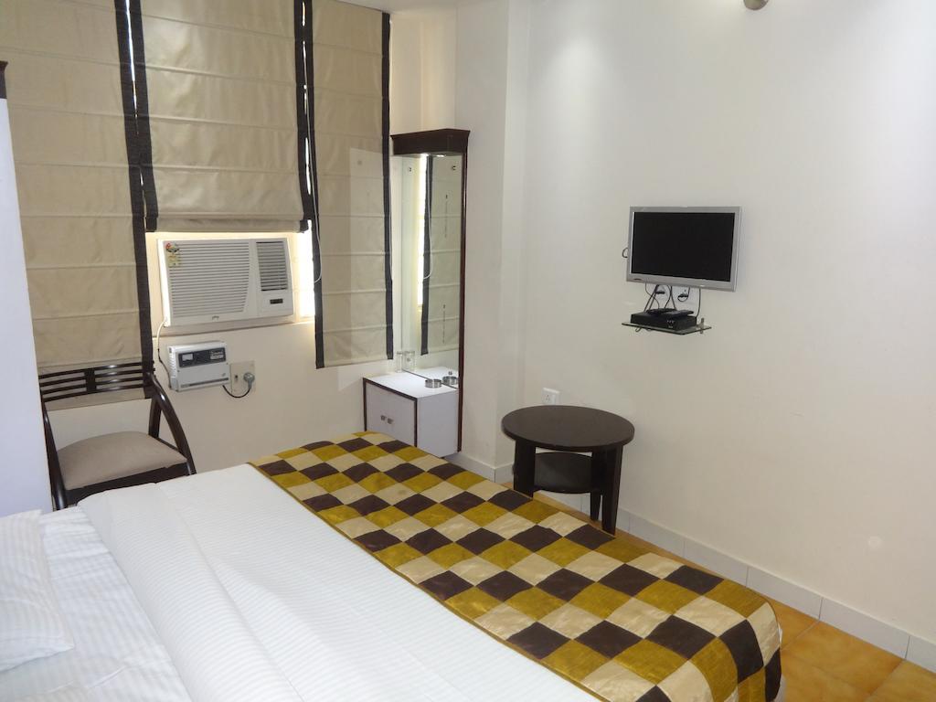 Hotel Grace New Delhi Bagian luar foto