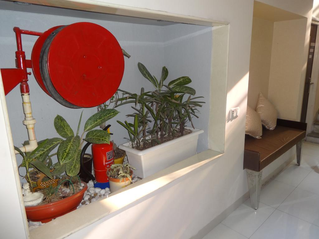 Hotel Grace New Delhi Bagian luar foto