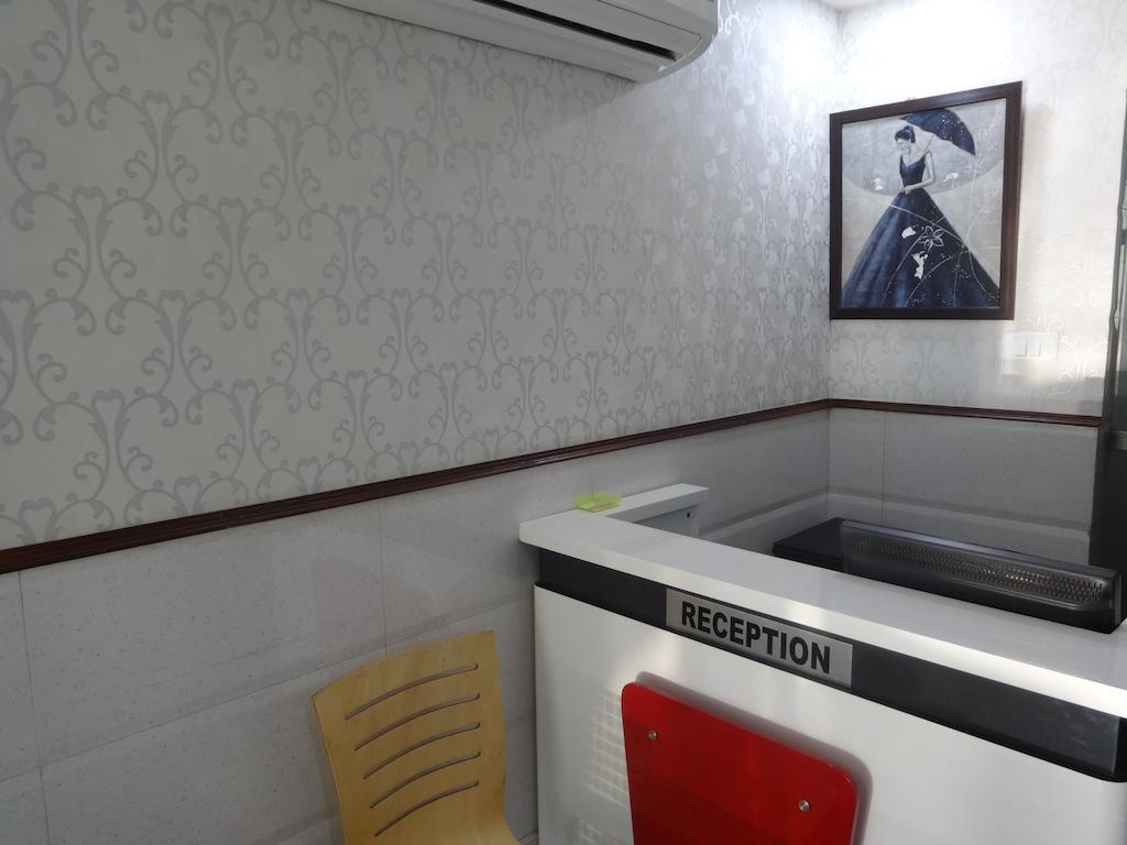 Hotel Grace New Delhi Bagian luar foto